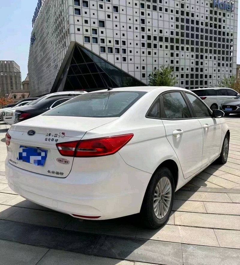青岛16年福特福睿斯6