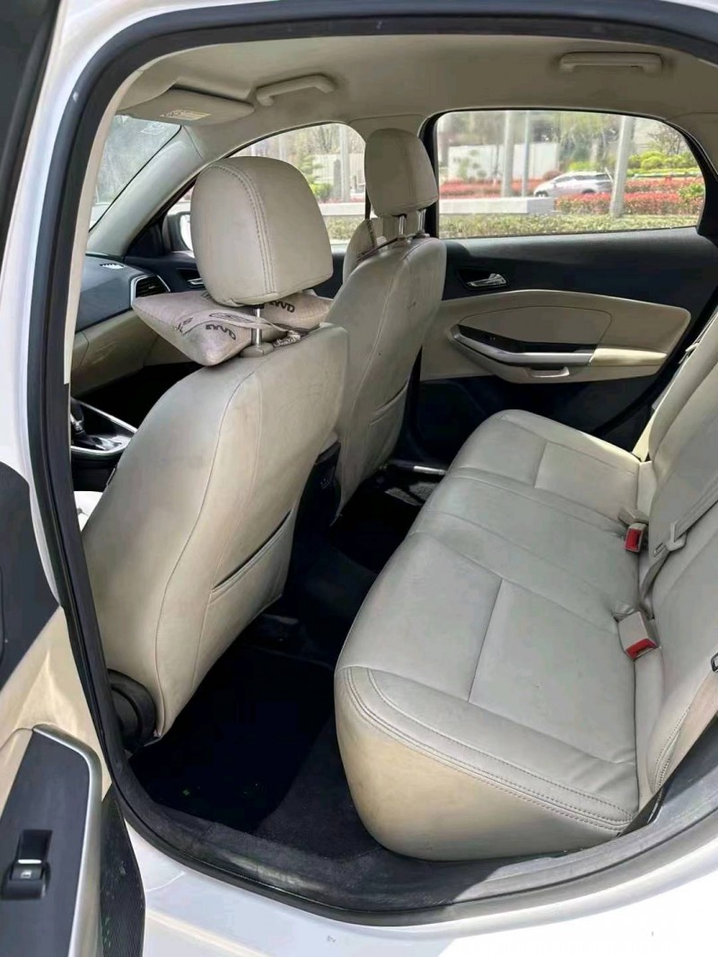 青岛16年福特福睿斯8