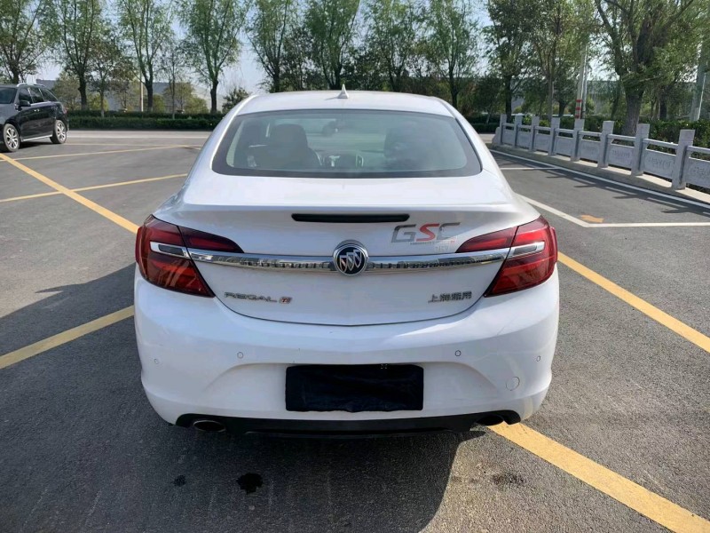 徐州16年别克君威9