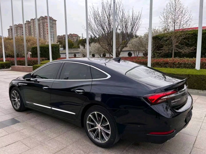 济南20年别克君越8