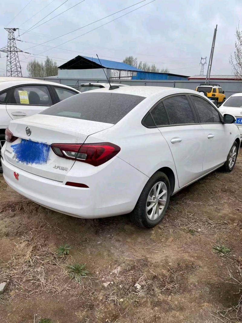 青岛21年别克凯越4