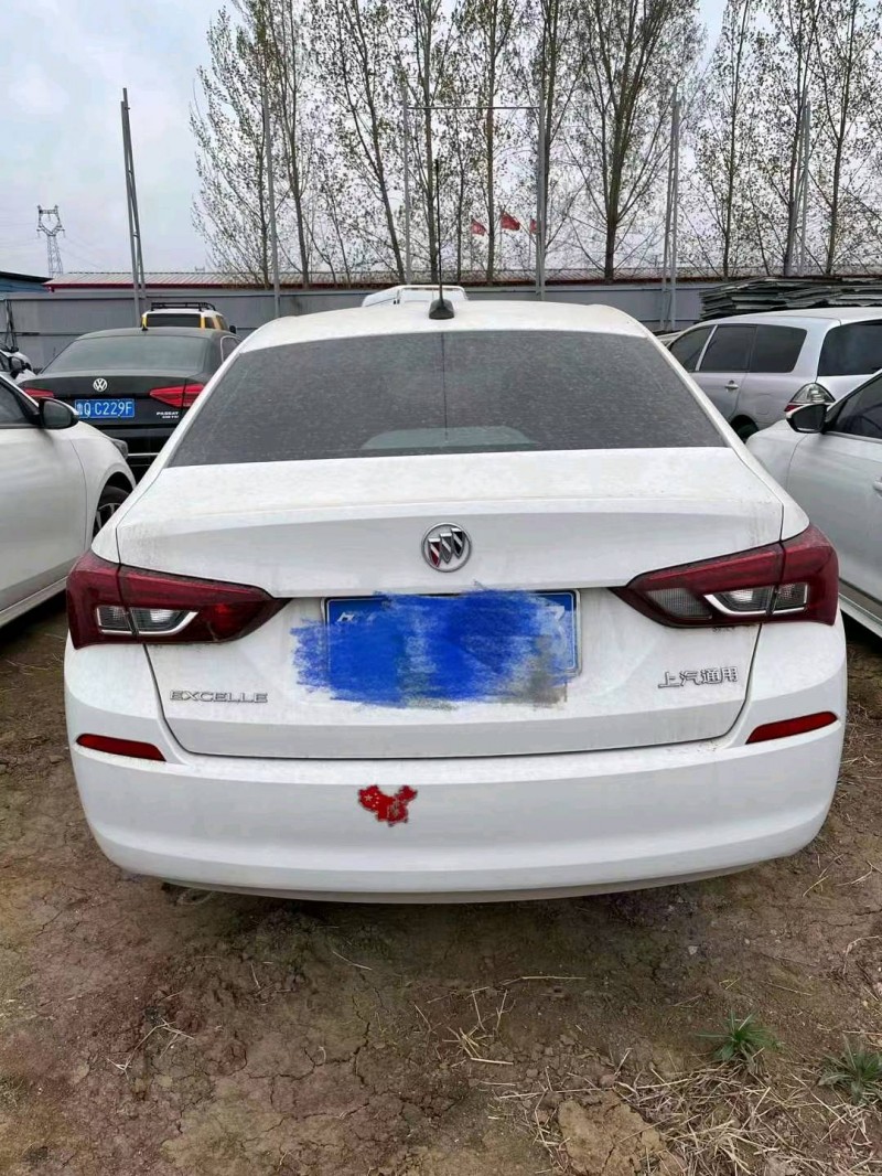 青岛21年别克凯越8