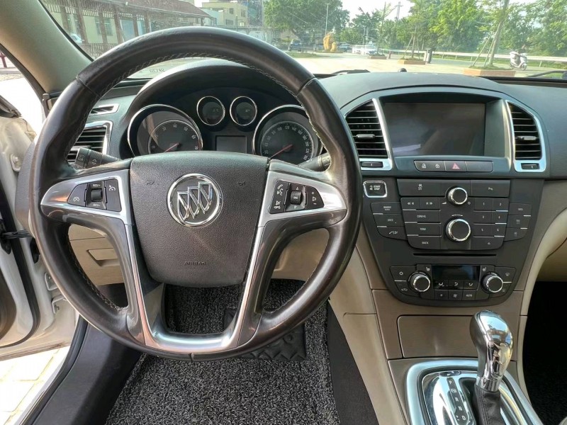 汕头12年别克君威5