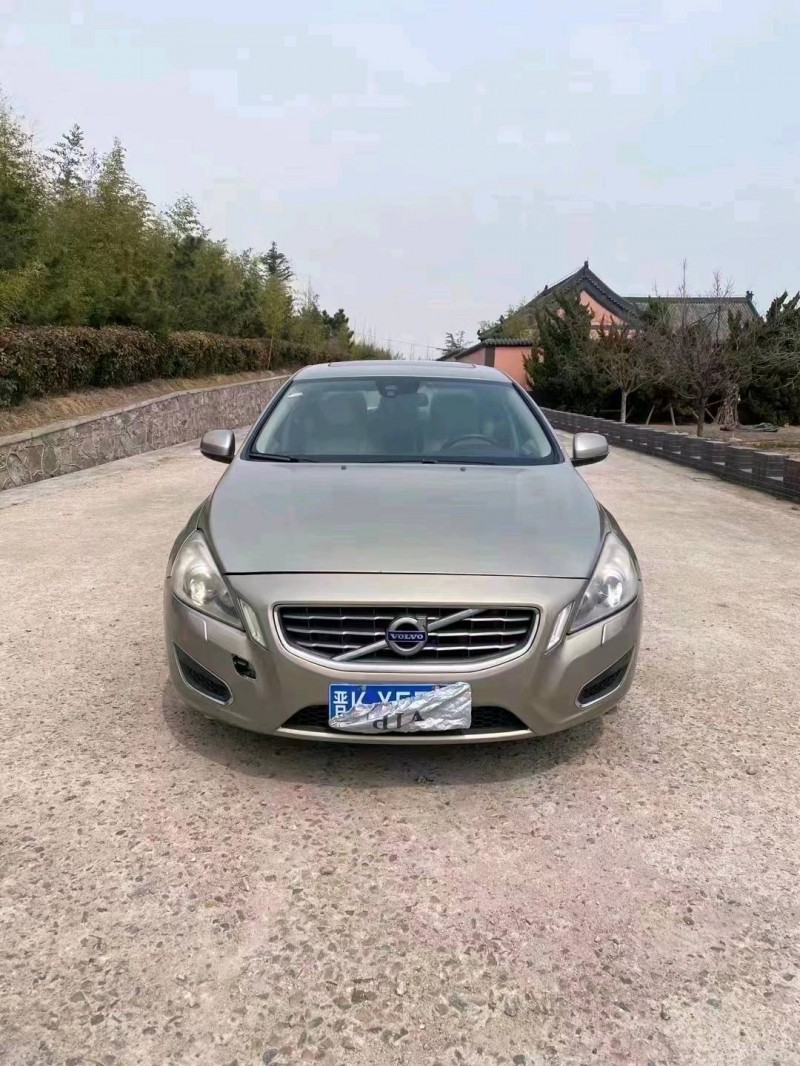 青島12年沃爾沃S60L1
