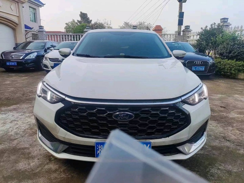 宜昌21年福特福睿斯1