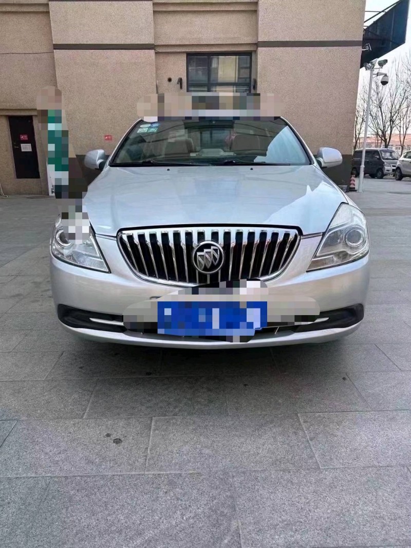 临沂16年别克凯越1