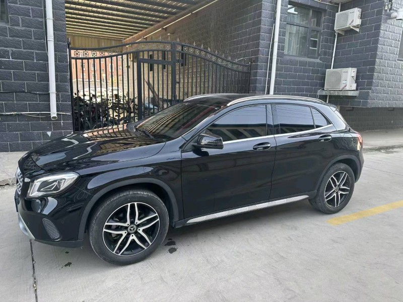 济宁17年奔驰GLA2