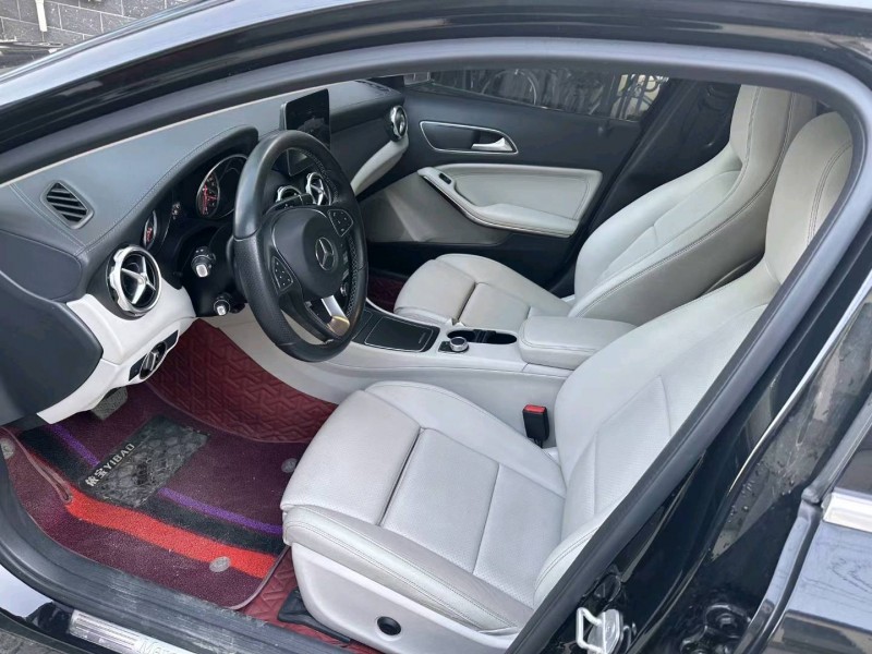 济宁17年奔驰GLA4