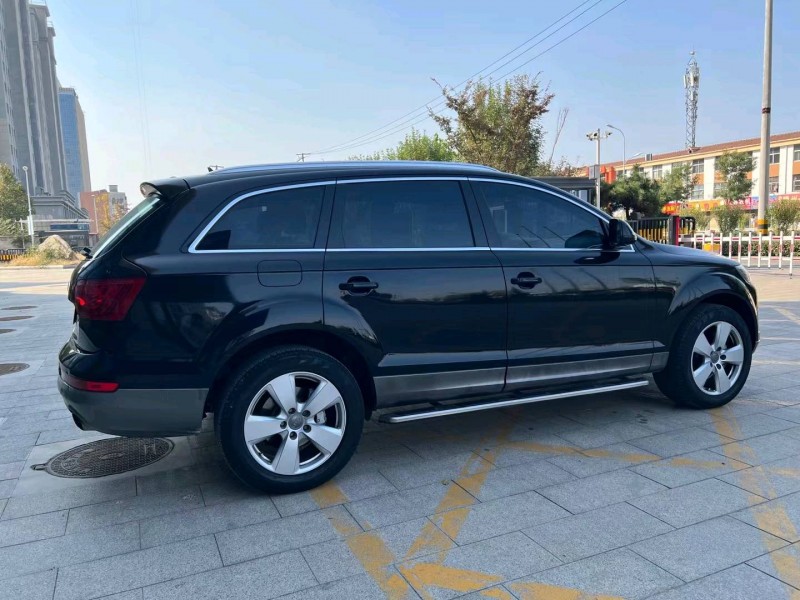 济宁12年奥迪Q77