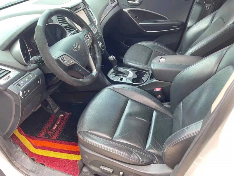 济宁15年现代全新胜达4