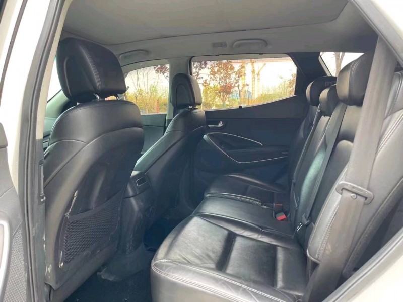 济宁15年现代全新胜达5