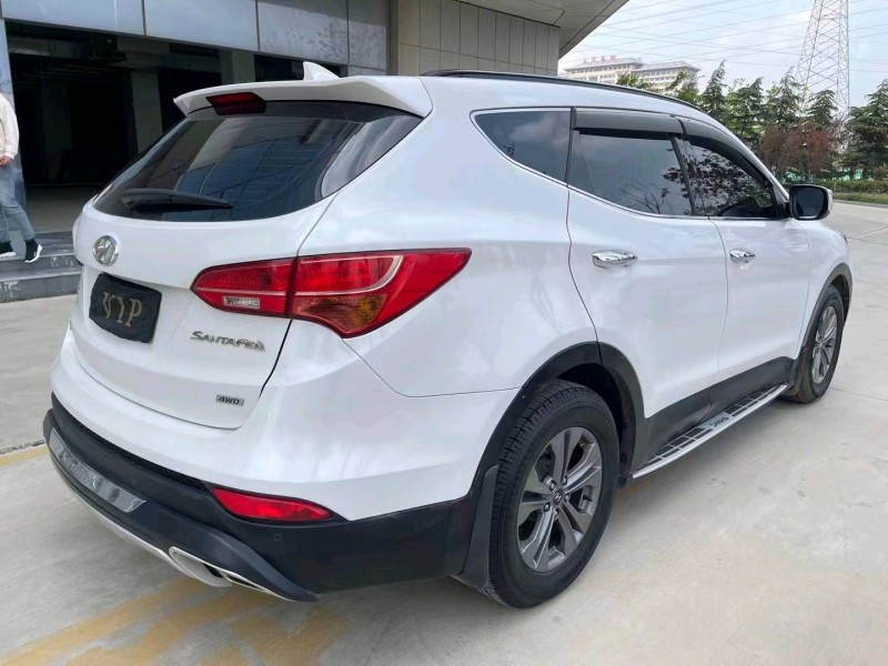 济宁15年现代全新胜达6