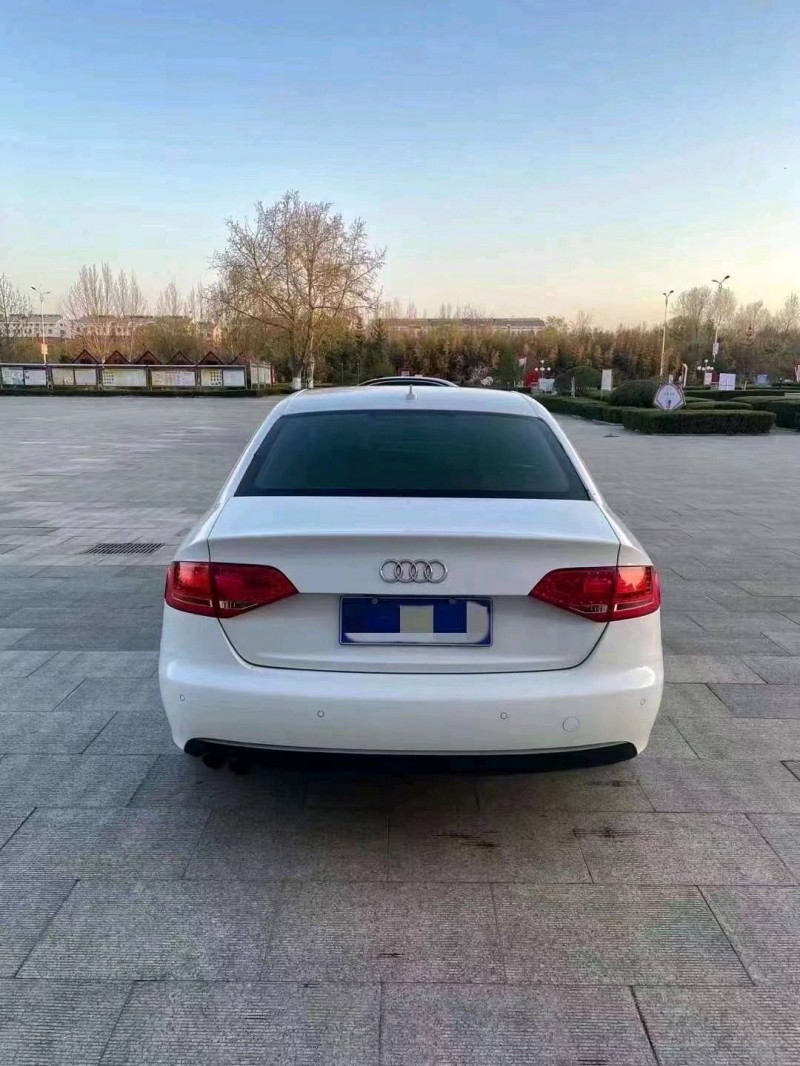青岛12年奥迪A4L9