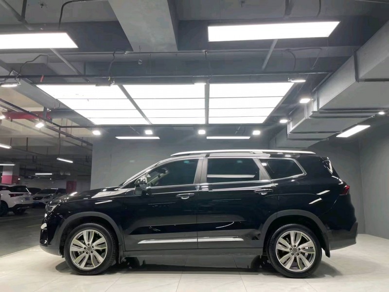 成都21年吉利豪越8