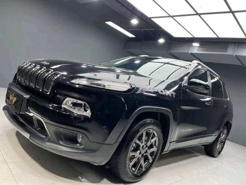 成都21年Jeep自由光2