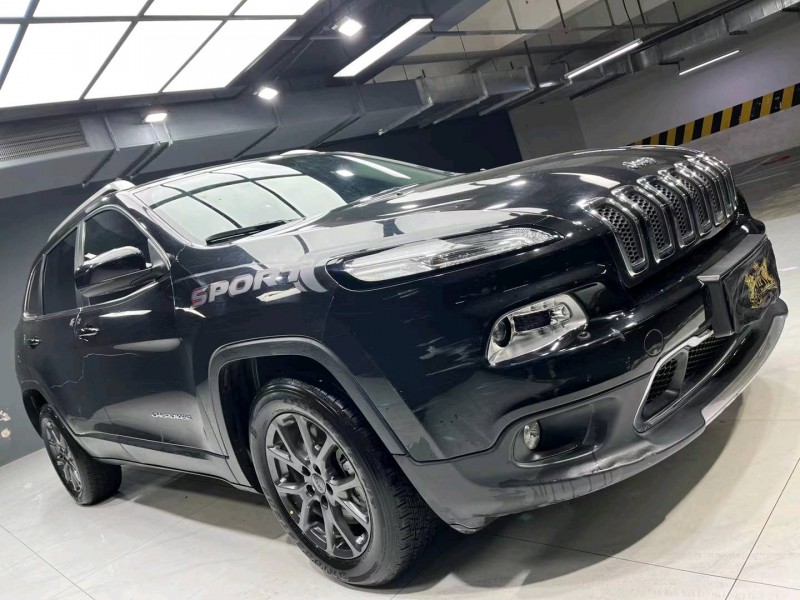 成都21年Jeep自由光3