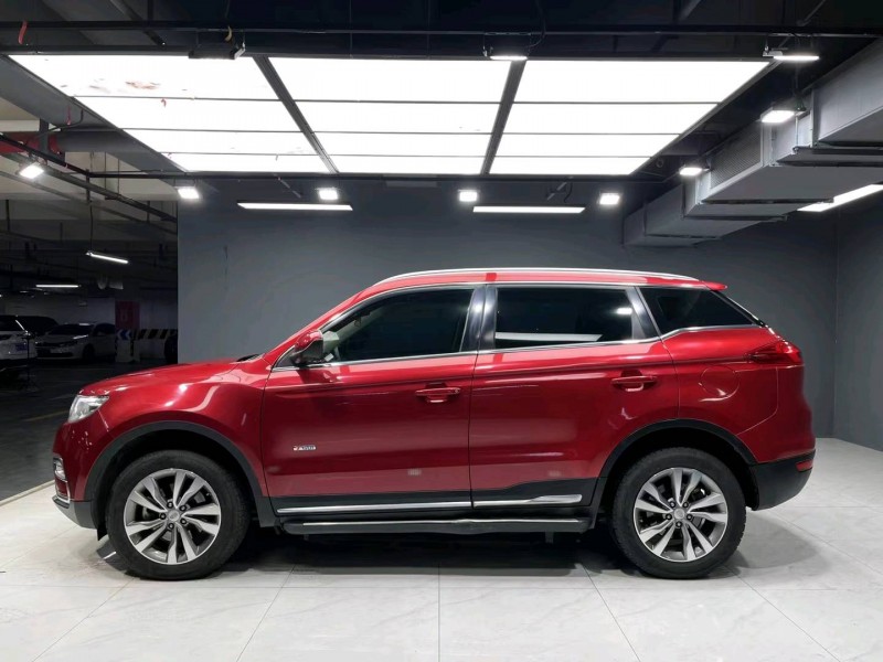 成都17年吉利博越8