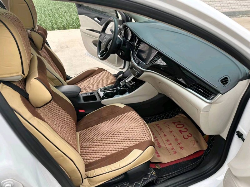 徐州21年别克威朗6