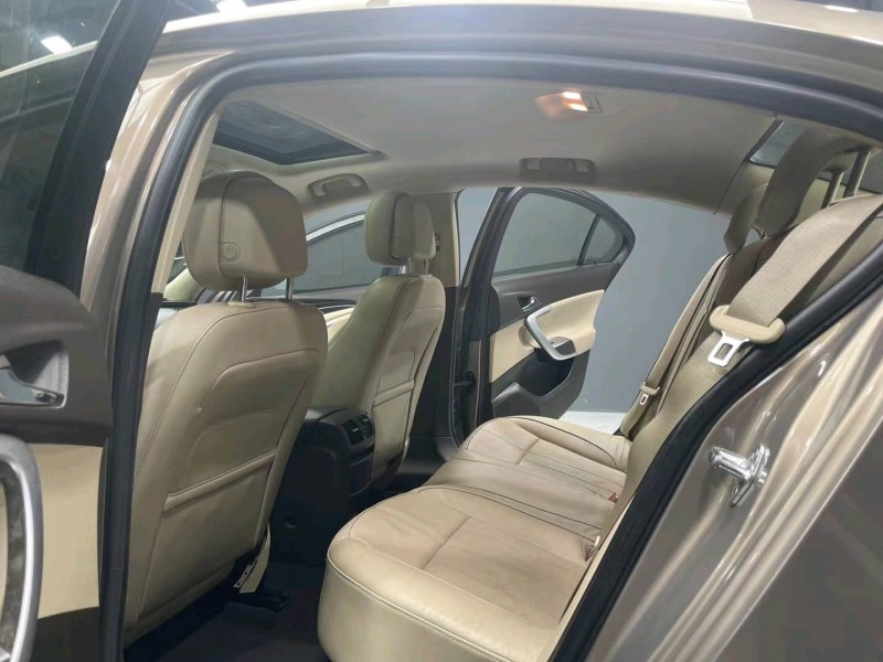 成都14年别克君威5