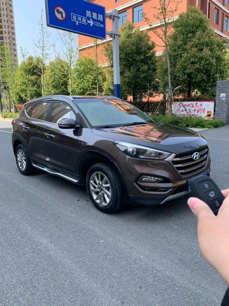 淮南16年现代途胜2