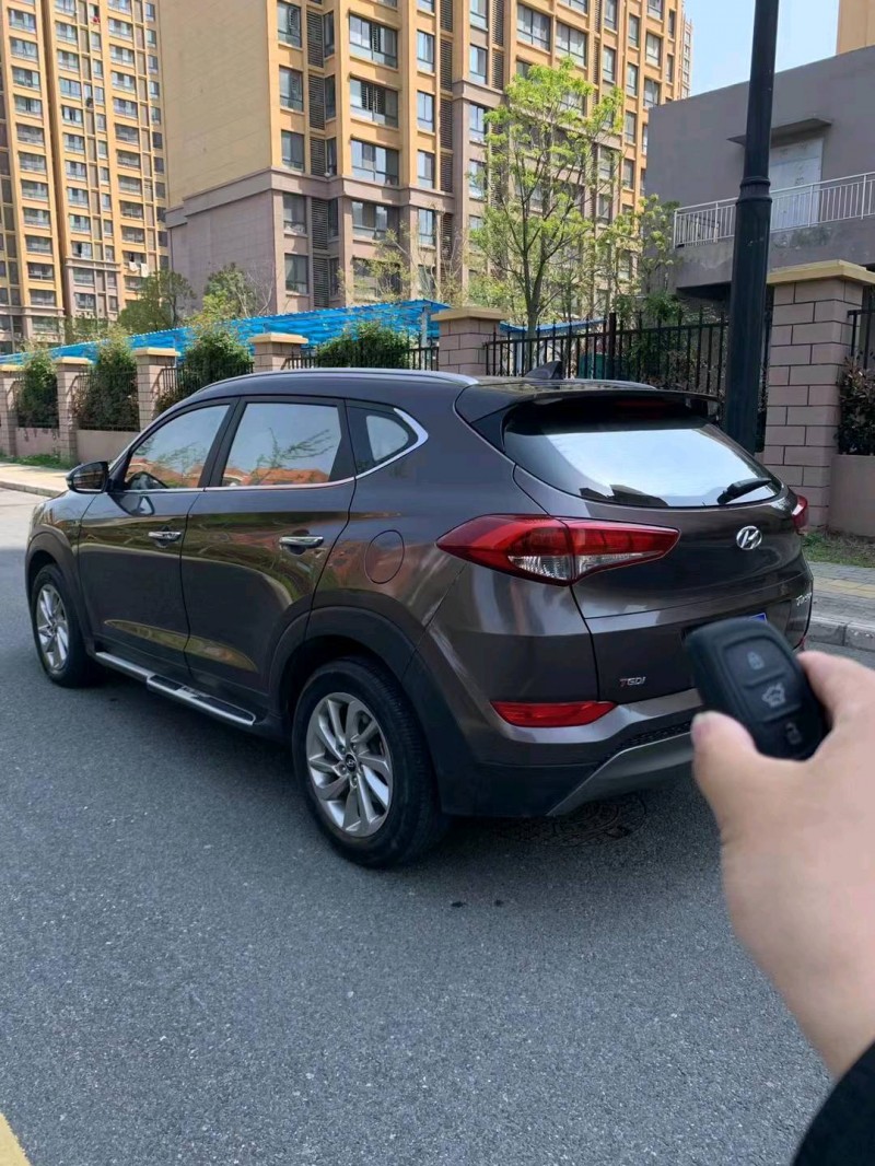 淮南16年现代途胜6