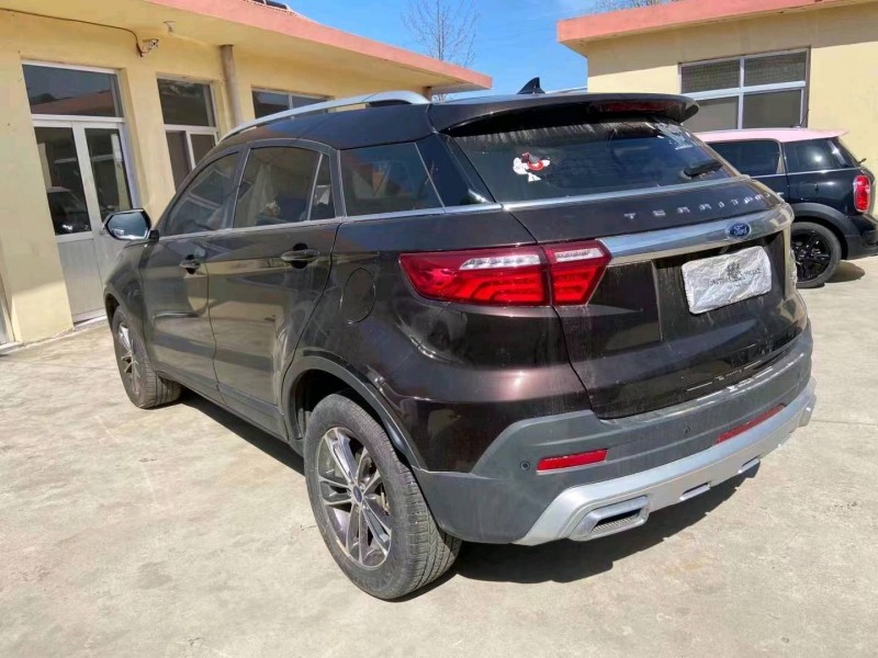 青岛20年福特领界8