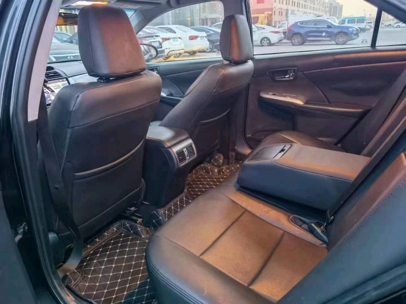 济宁14年丰田凯美瑞5