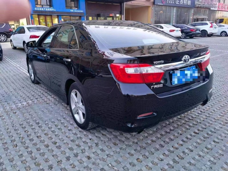 济宁14年丰田凯美瑞9