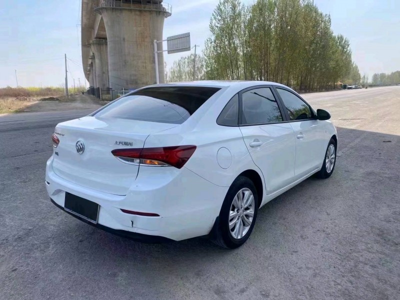 青岛21年别克英朗4