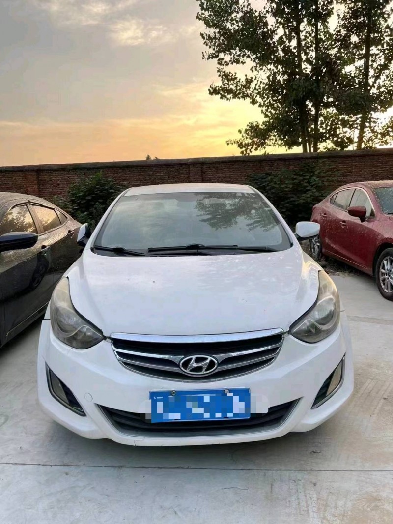 东营13年现代朗动1