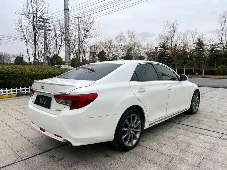 盐城15年丰田锐志8
