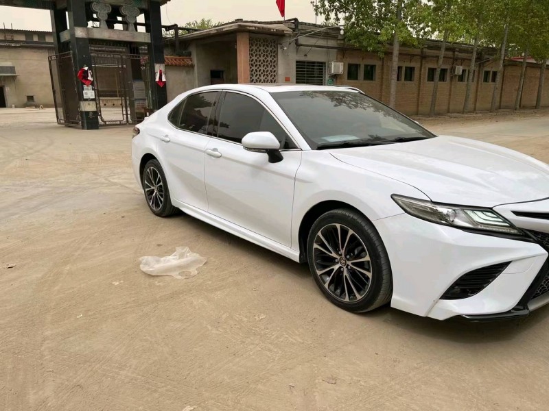 保定18年丰田凯美瑞2