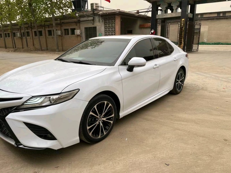 保定18年丰田凯美瑞3