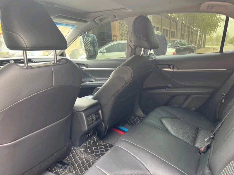 保定18年丰田凯美瑞8