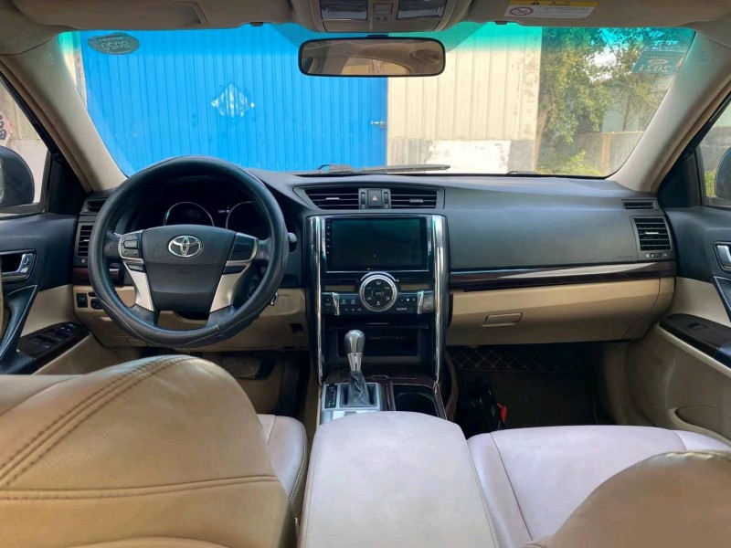 潍坊12年丰田锐志4