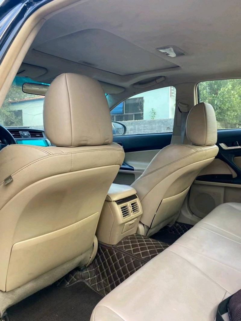 潍坊12年丰田锐志5