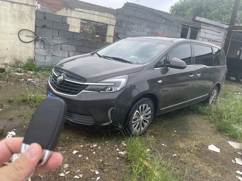 青岛21年别克GL81