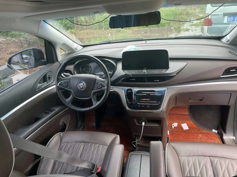 青岛21年别克GL84