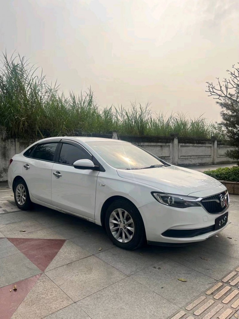 东莞18年别克英朗3