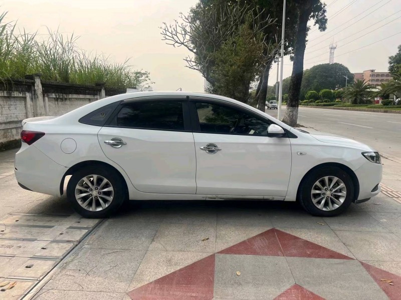 东莞18年别克英朗8