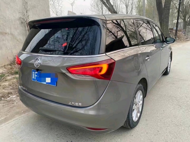 保定18年别克GL64