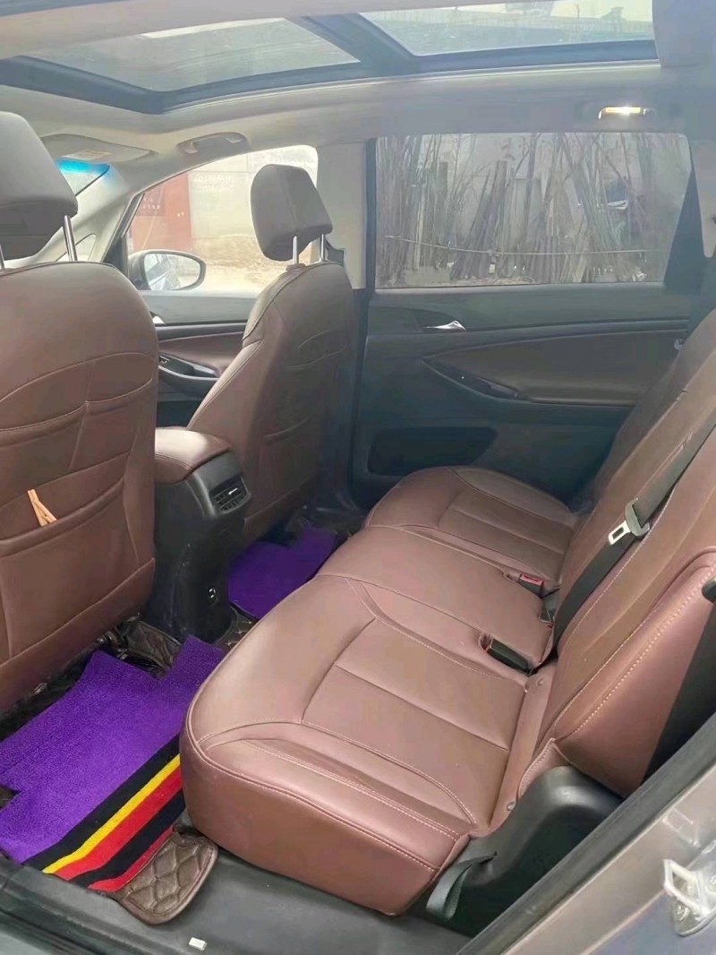 保定18年别克GL65