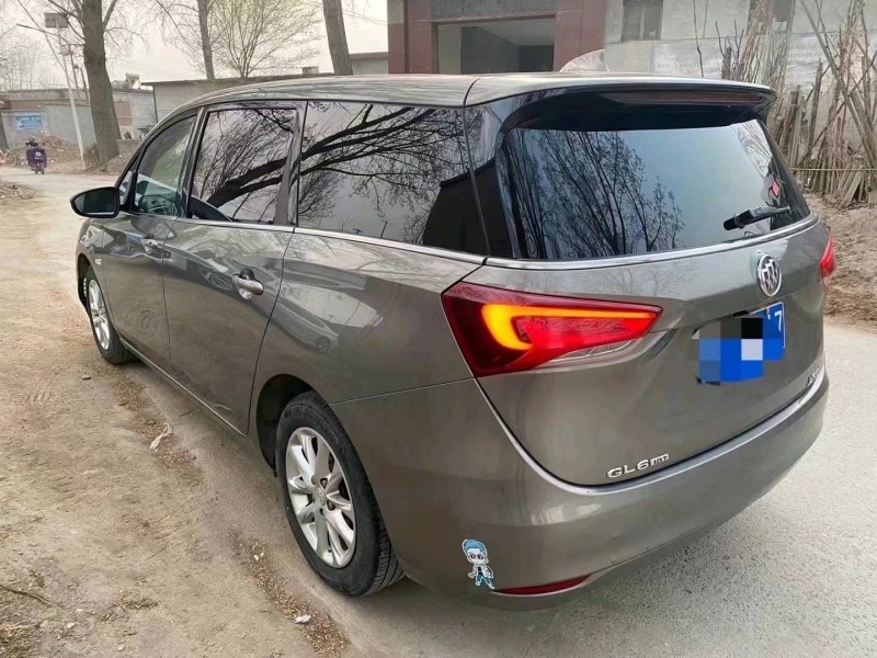 保定18年别克GL67