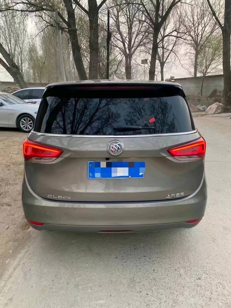 保定18年别克GL69