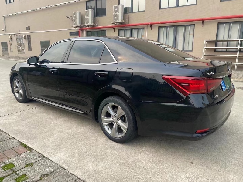 江门16年丰田皇冠7