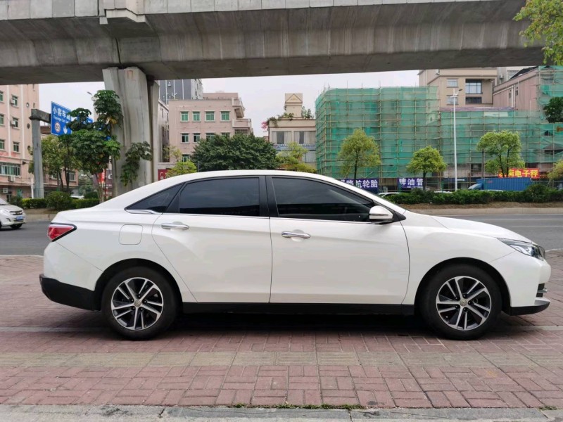 东莞21年启辰D605