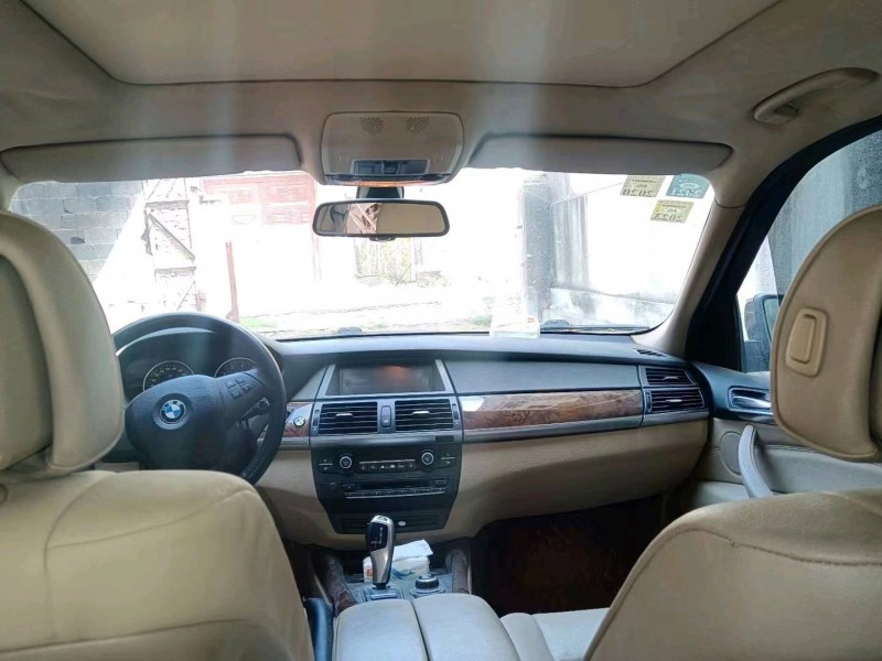 济南10年宝马X57