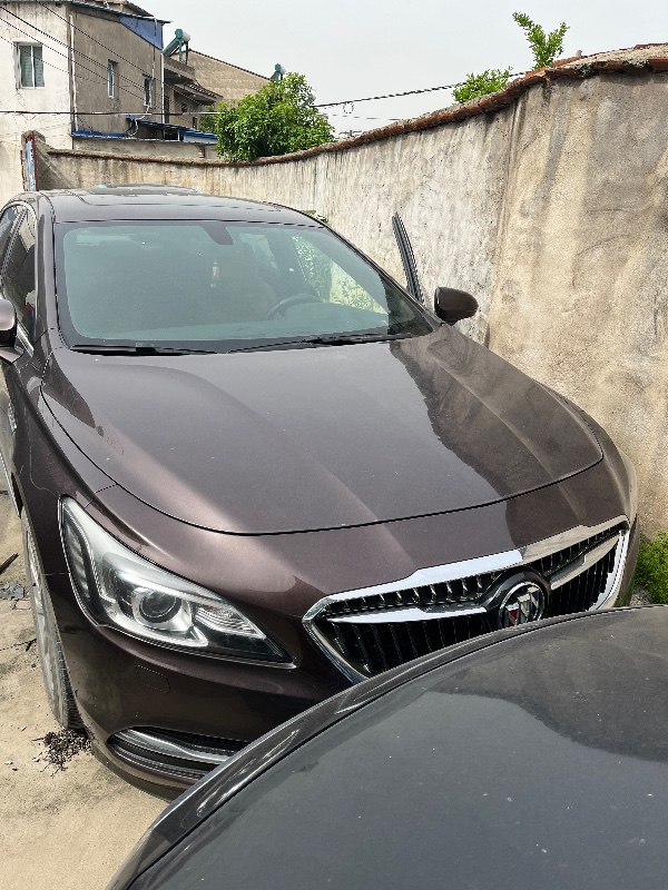 武汉17年别克君越1