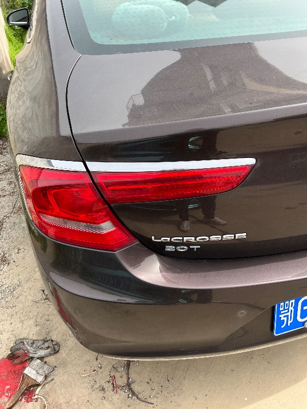 武汉17年别克君越8