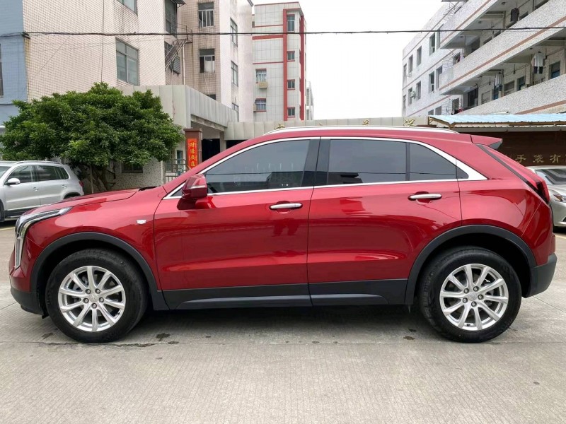 中山22年凯迪拉克XT43